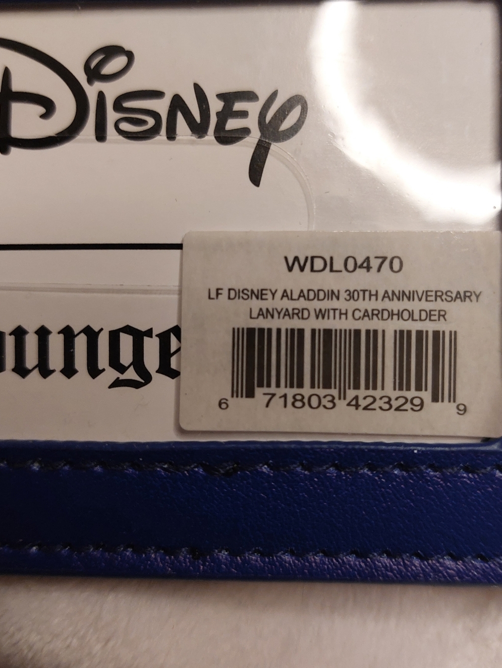 Loungefly: Disney - Aladdin 30th Anniversary Lanyard with Cardholder - Picture 4 of 5